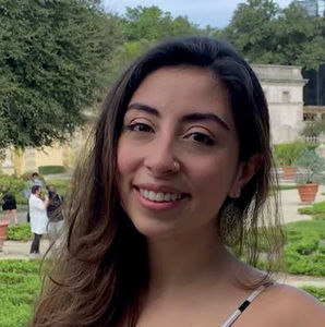 Meet your Posher, Laura